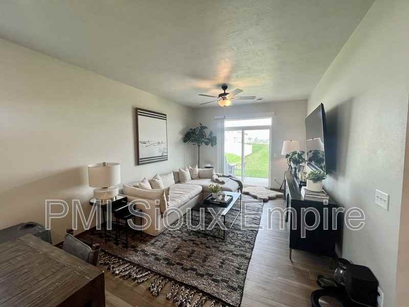 5510 E Lebridge St - Photo 7 of 14
