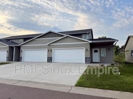 featured image of 6114 E Copper Pl