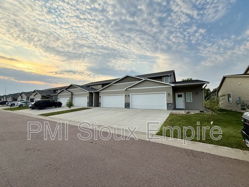 6114 E Copper Pl - Photo 2 of 14