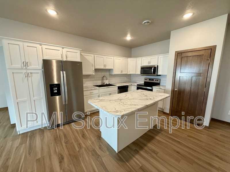 6114 E Copper Pl - Photo 3 of 14