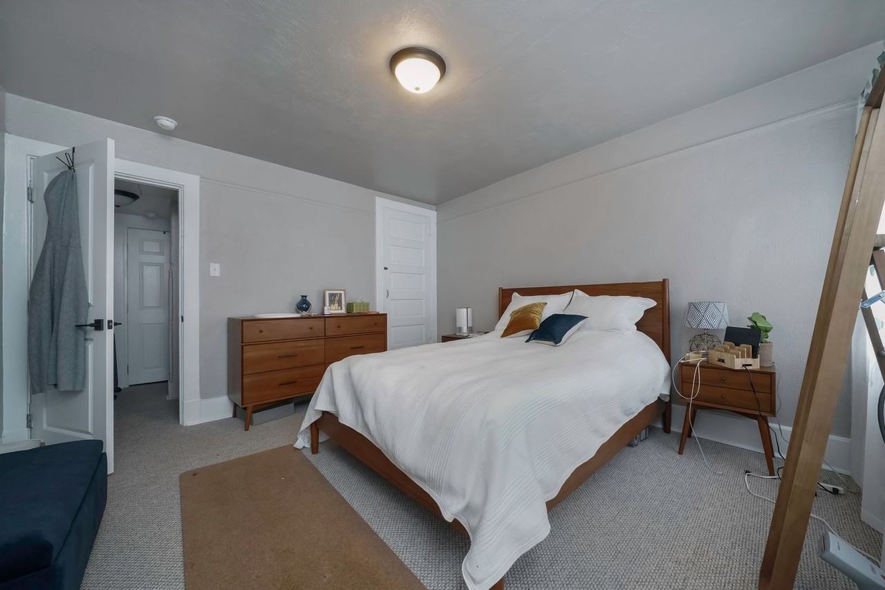 3475 1/2 Denny St - Photo 5 of 6