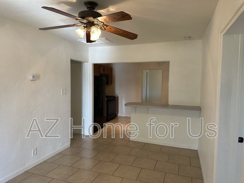 2037 N 21st Pl - Photo 3 of 10