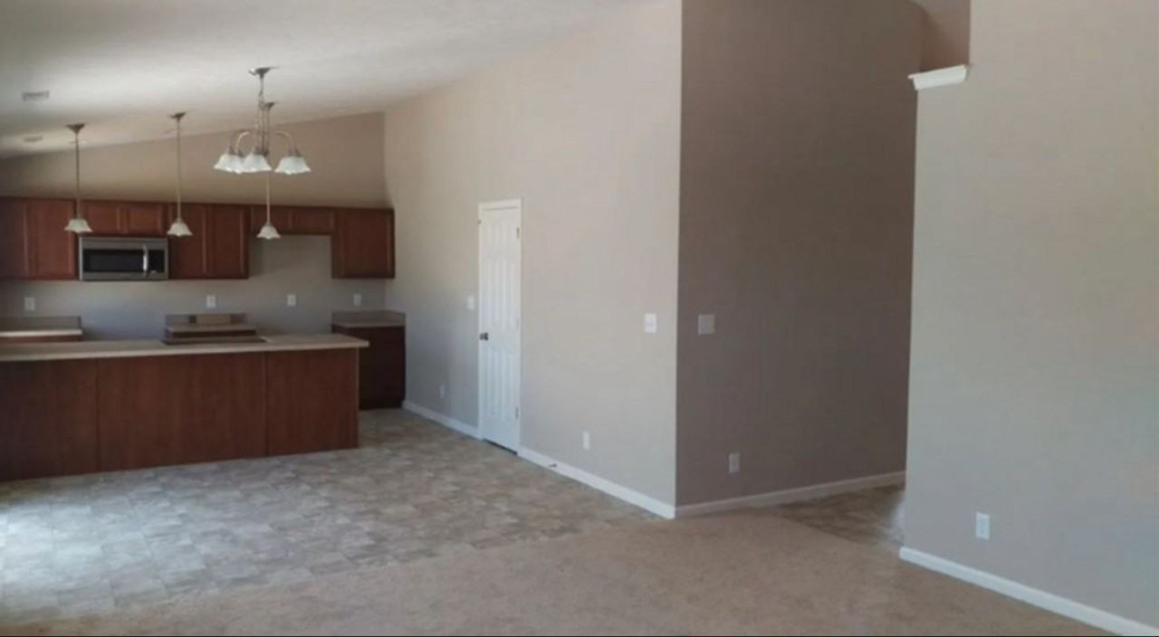2111 Rutherford Dr - Photo 3 of 10