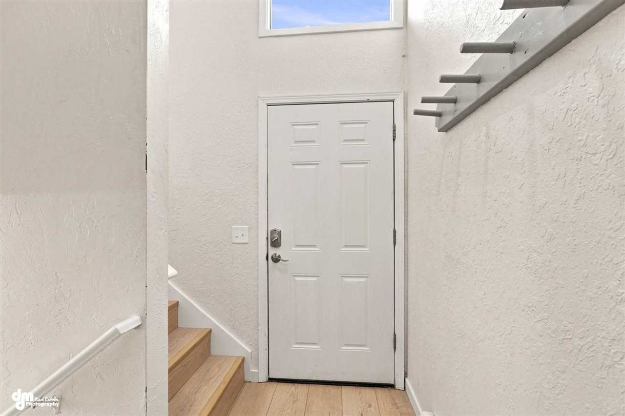 6500 E 10th Ave #1 - Photo 5 of 31