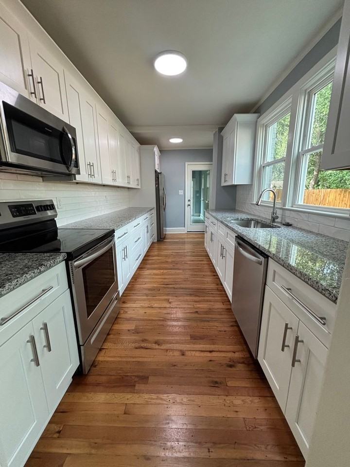 2613 Kiawah Ave - Photo 7 of 29