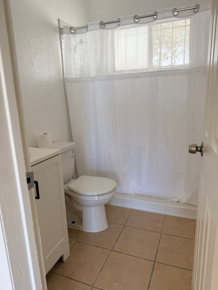 549 Mcintosh St - Photo 2 of 9