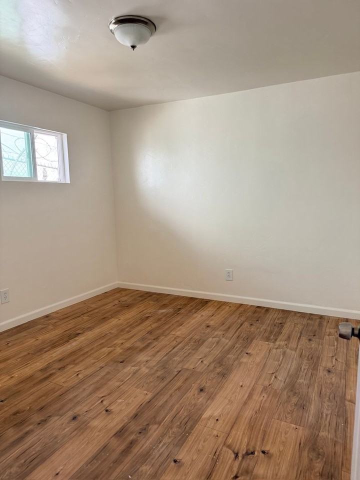 549 Mcintosh St - Photo 3 of 9