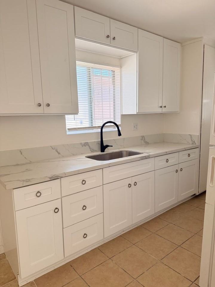 549 Mcintosh St - Photo 6 of 9
