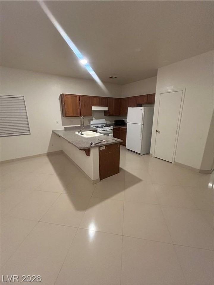 8853 Sacred Falls Ave - Photo 2 of 3