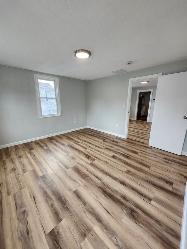 63 Main St - Photo 2 of 17