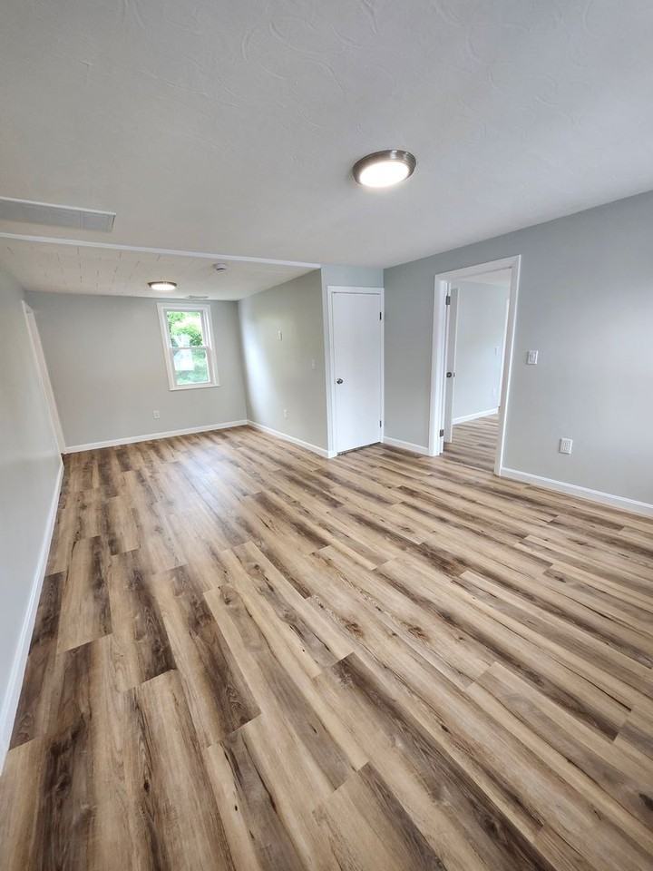 63 Main St - Photo 7 of 17