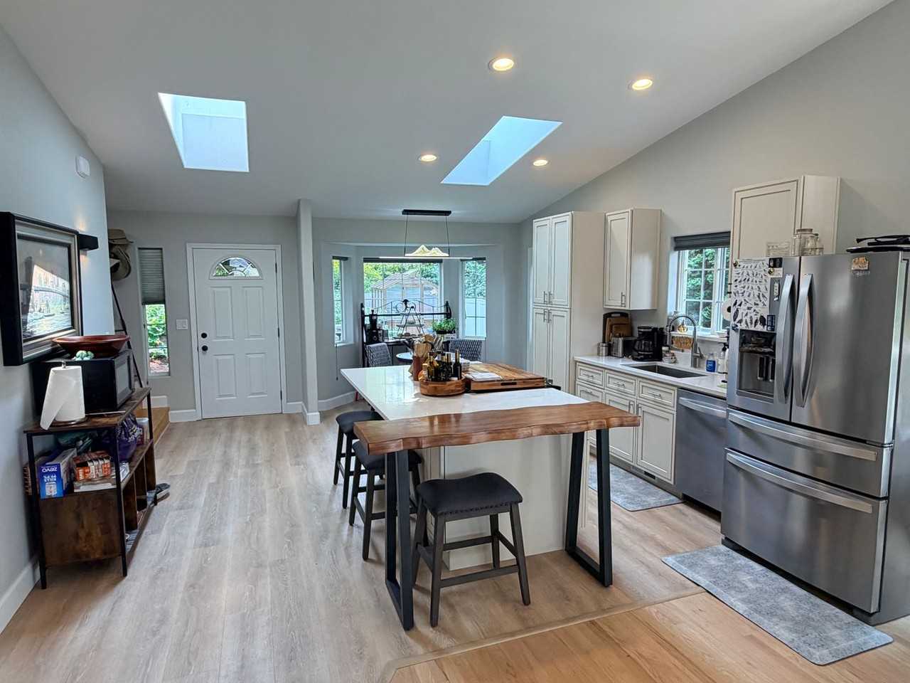 2637 Afton Pl Ne - Photo 4 of 50