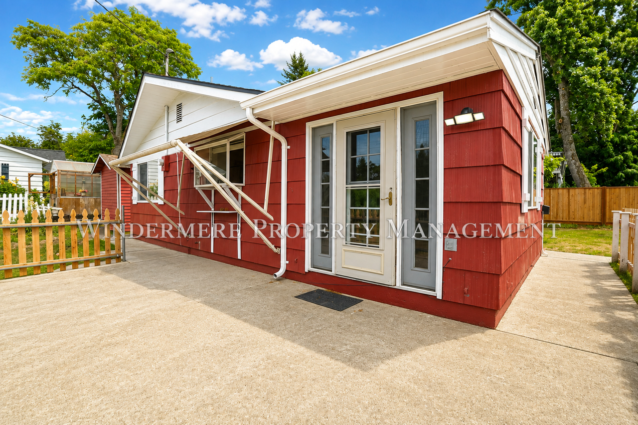 601 Hull Ave - Photo 3 of 13