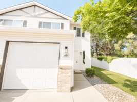 featured image of 1429 W Hyacinth Ln