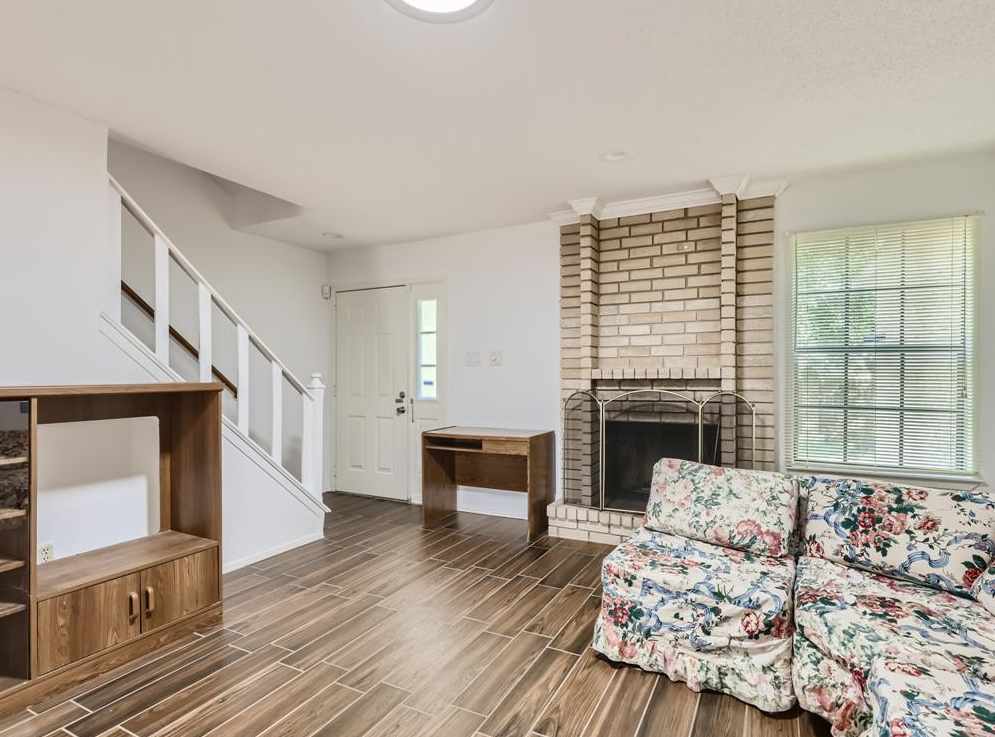 8400 Jamestown Dr #512 - Photo 3 of 11