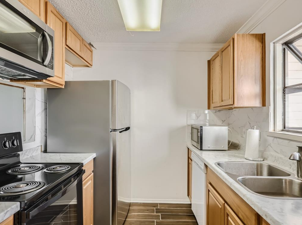 8400 Jamestown Dr #512 - Photo 4 of 11