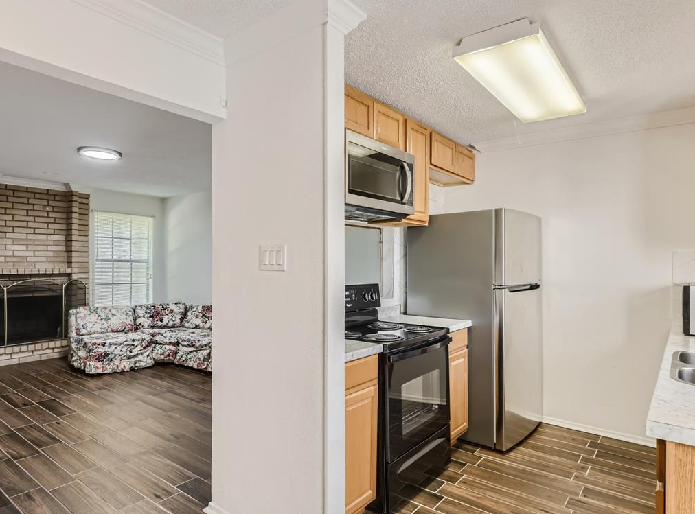 8400 Jamestown Dr #512 - Photo 5 of 11