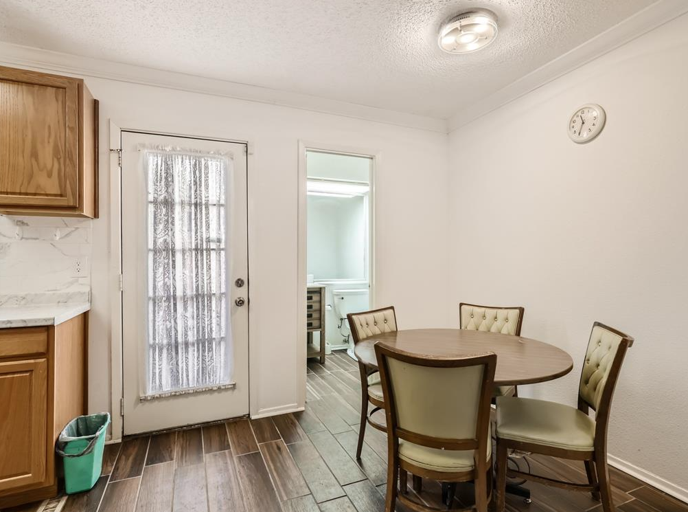 8400 Jamestown Dr #512 - Photo 6 of 11