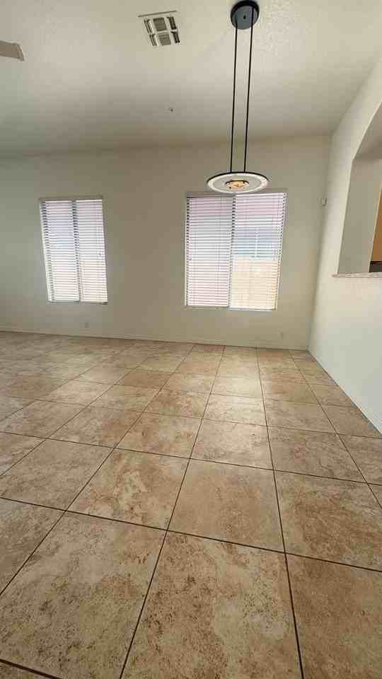 8856 E Sharon Dr - Photo 7 of 14