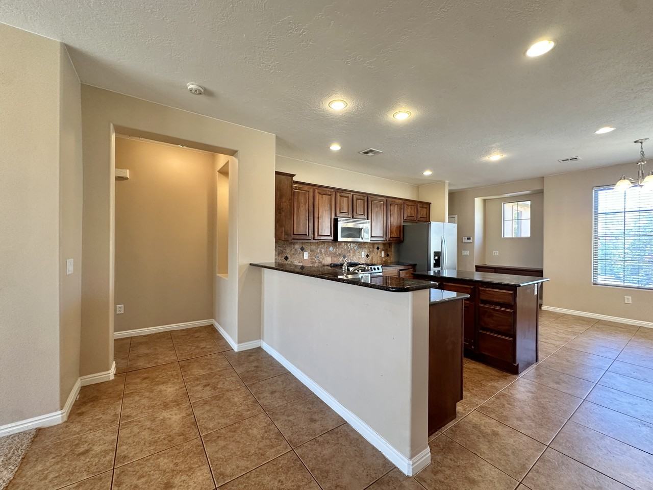 1220 N Spring Valley Dr