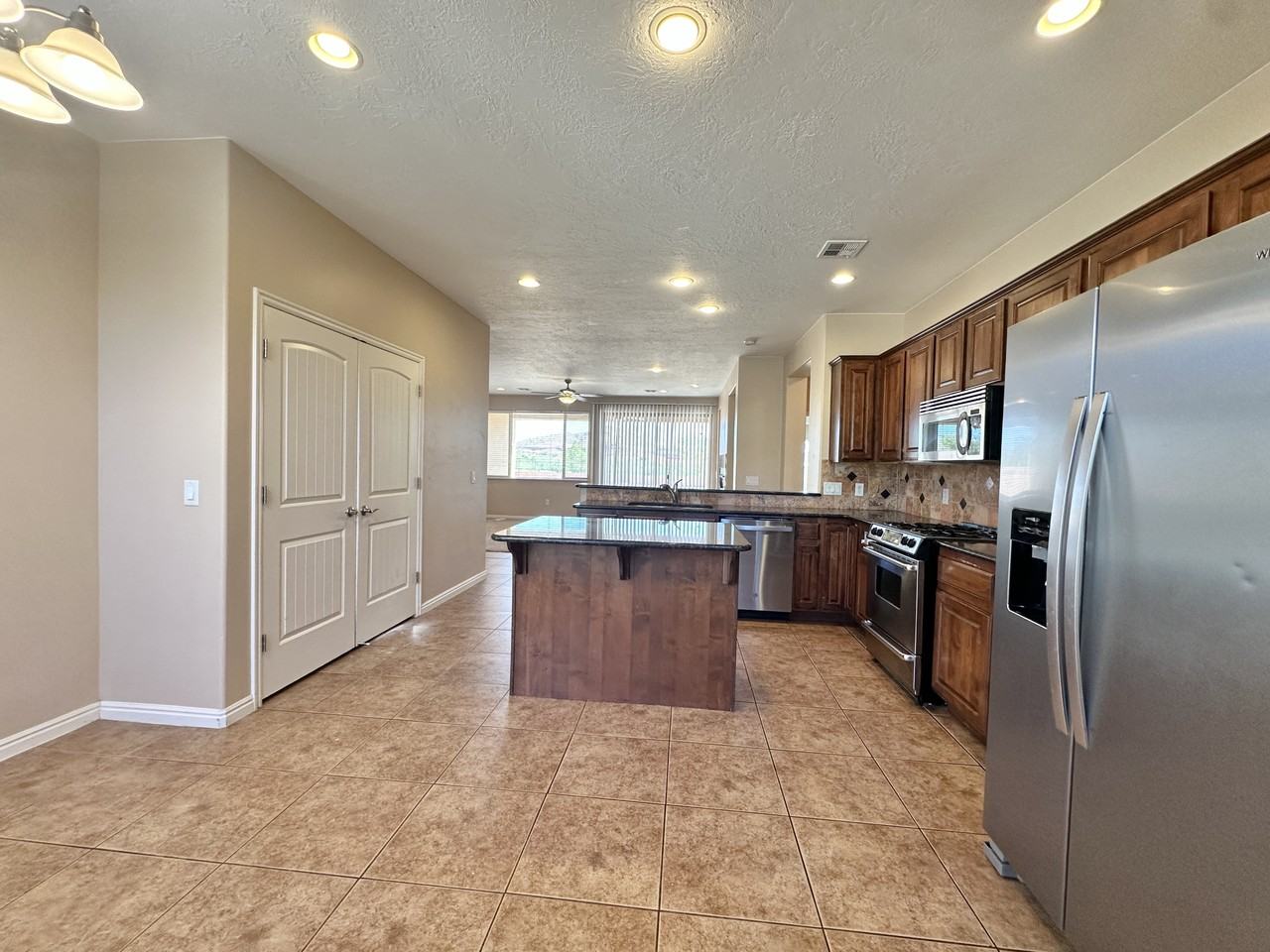 1220 N Spring Valley Dr - Photo 4 of 16