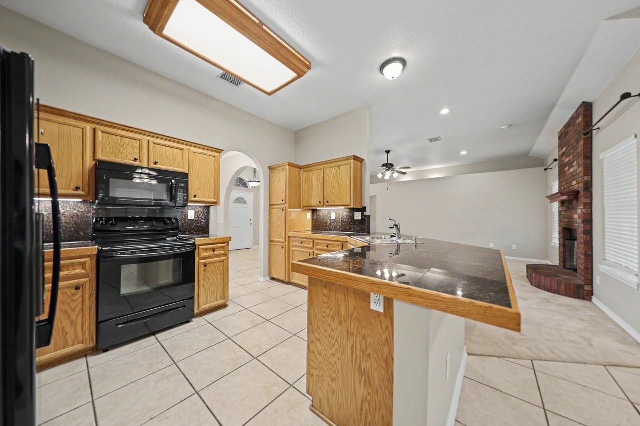 708 Bullwhip Cir - Photo 4 of 29