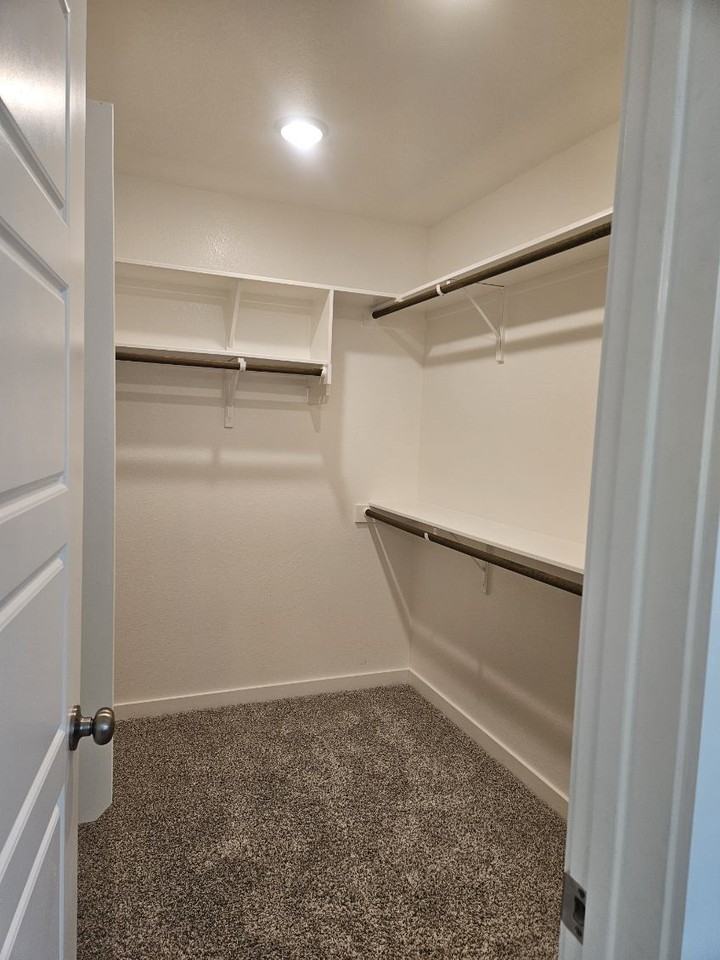 903 James Parker Cir - Photo 5 of 8