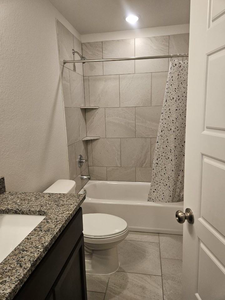 903 James Parker Cir - Photo 7 of 8