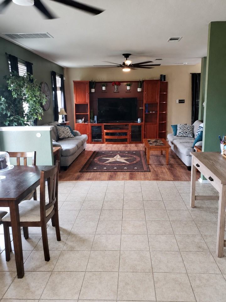 4905 Lions Gate Ln - Photo 3 of 9