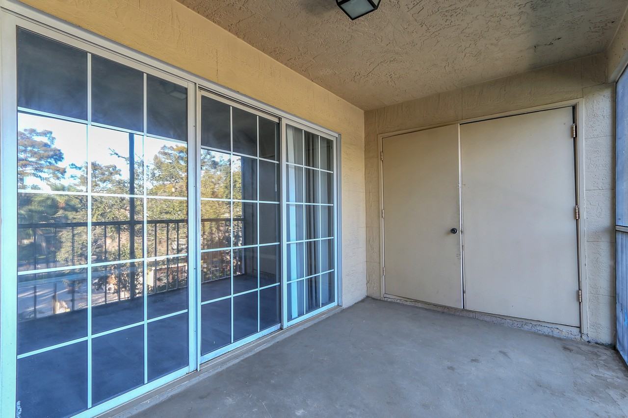 4017 Versailles Dr #4017F - Photo 5 of 15