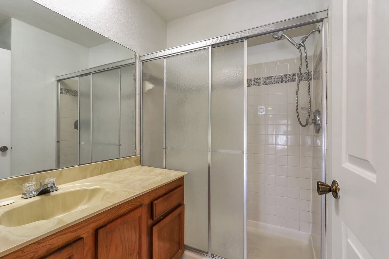 4017 Versailles Dr #4017F - Photo 6 of 15