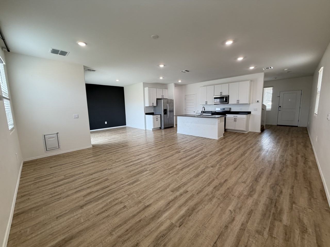 10442 W Guildford Ln - Photo 3 of 24