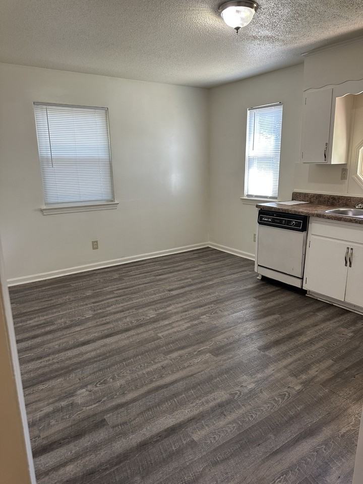 5227 Hickory Nut Ln - Photo 5 of 27