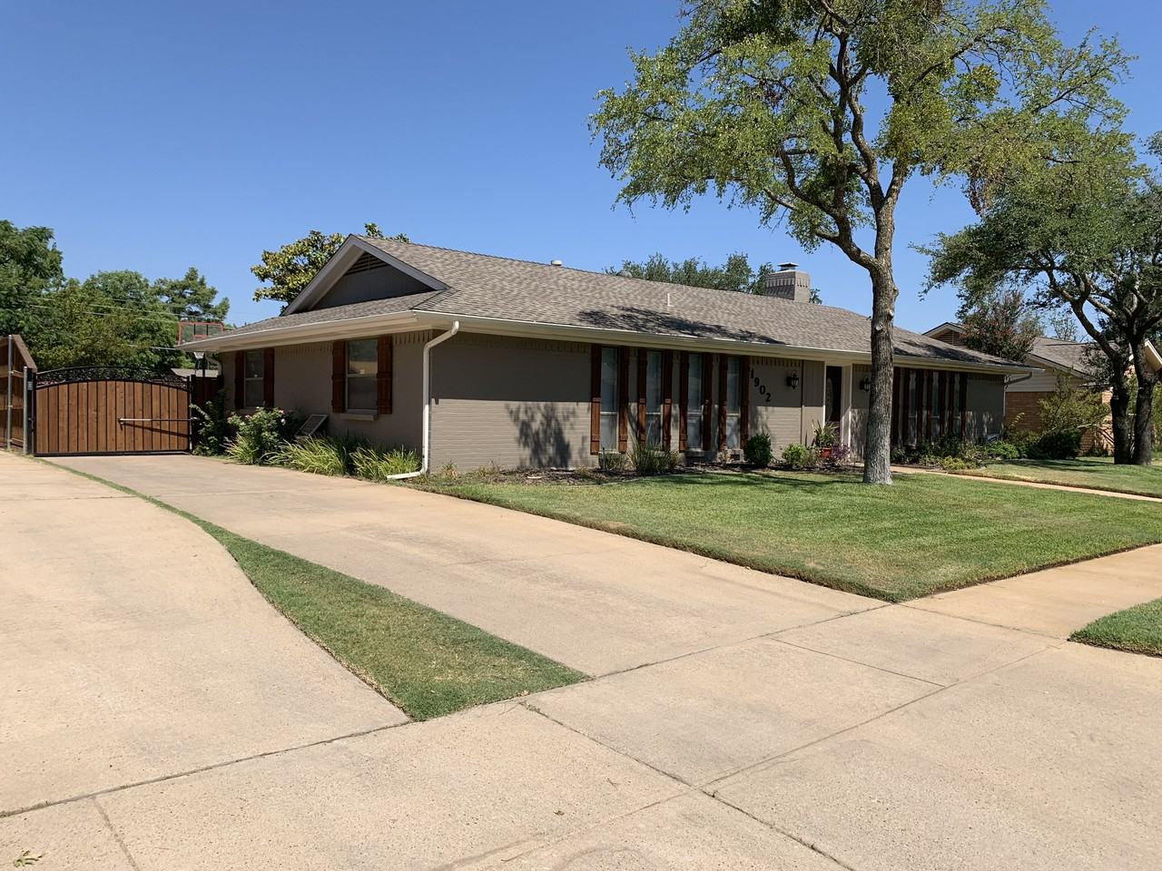 1902 Silver Leaf Dr #NA - Photo 2 of 44