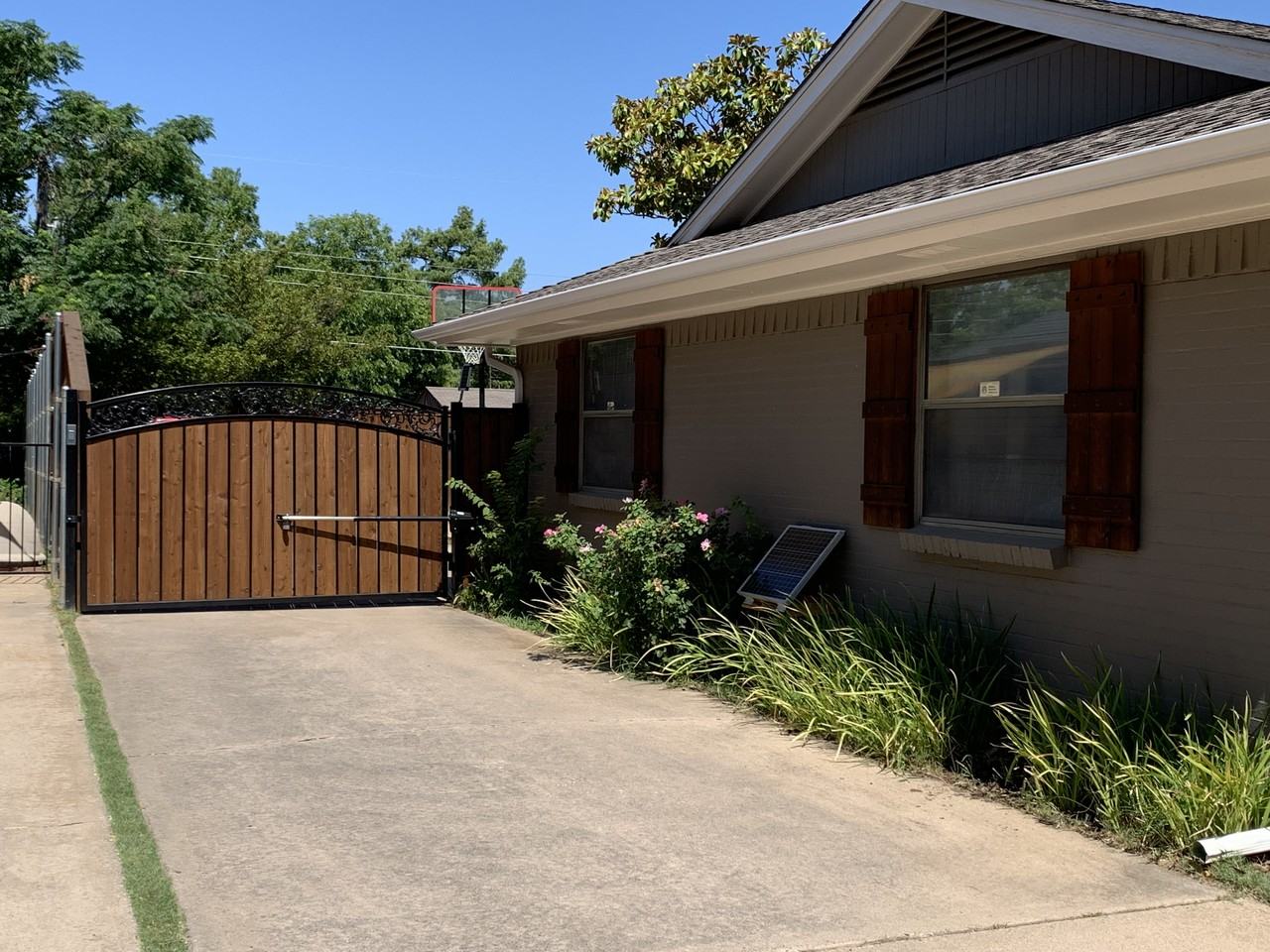 1902 Silver Leaf Dr #NA - Photo 3 of 44