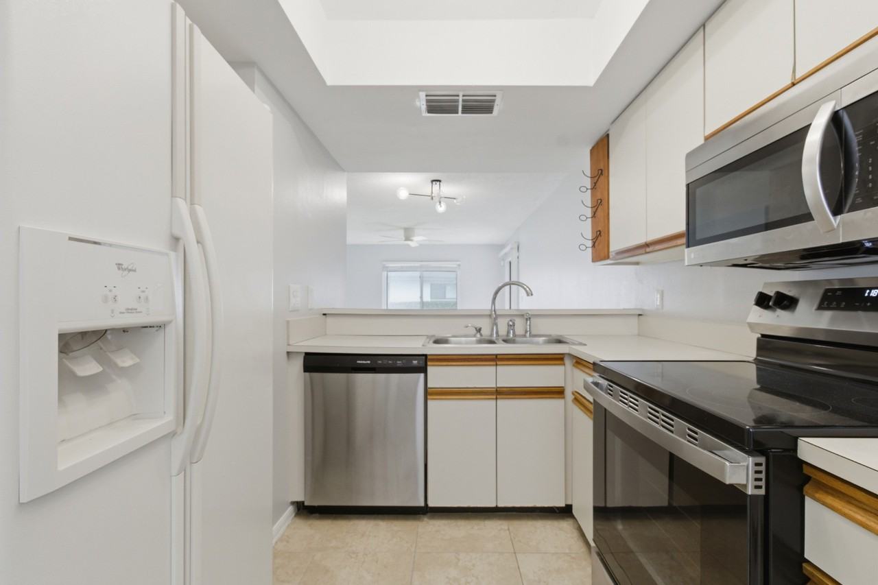 2701 Countryside Blvd #102 - Photo 5 of 23