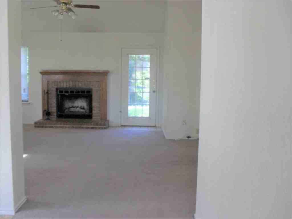 412 Texas St - Photo 3 of 14