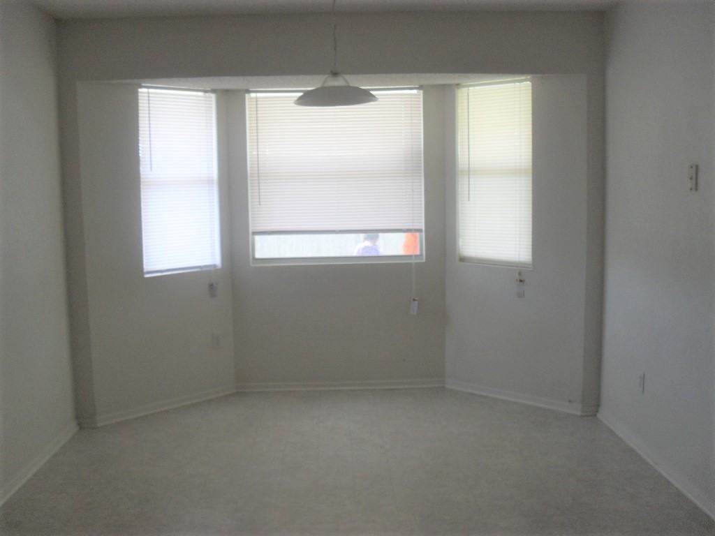 412 Texas St - Photo 5 of 14