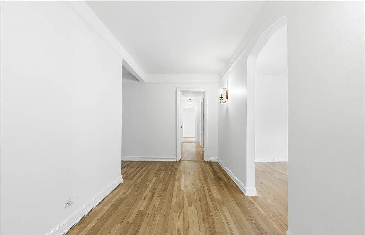 250 Bronxville Rd #4A - Photo 3 of 10