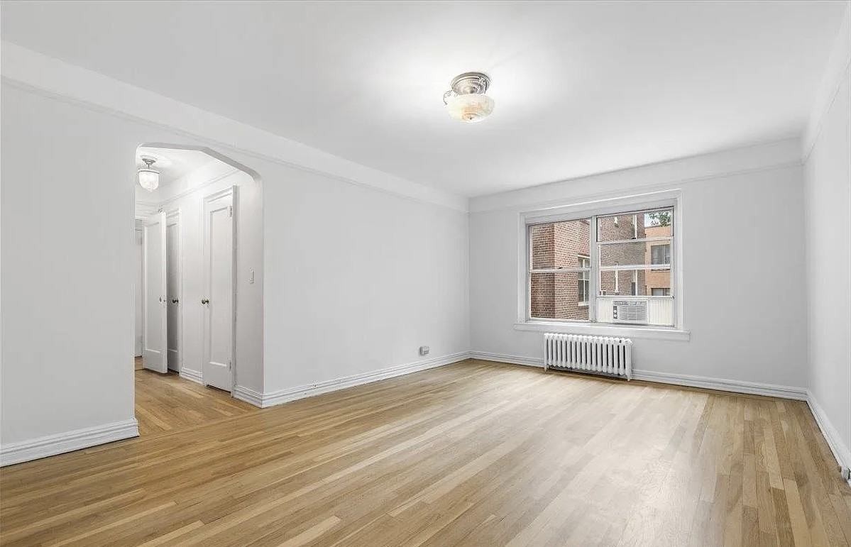 250 Bronxville Rd #4A - Photo 4 of 10
