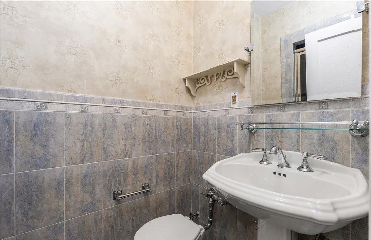 250 Bronxville Rd #4A - Photo 6 of 10
