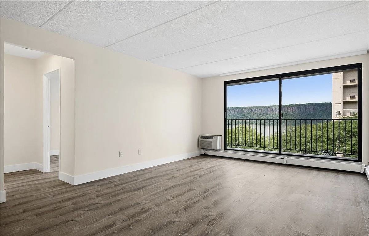 1116 Warburton Ave #2A - Photo 4 of 15