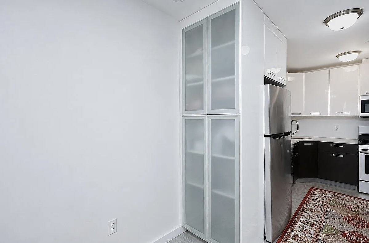 3016 Brighton 5th St #3B - Photo 4 of 9