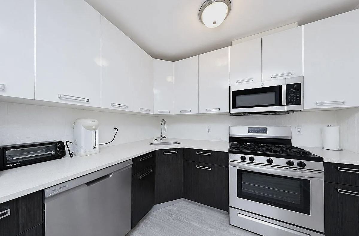3016 Brighton 5th St #3B - Photo 5 of 9
