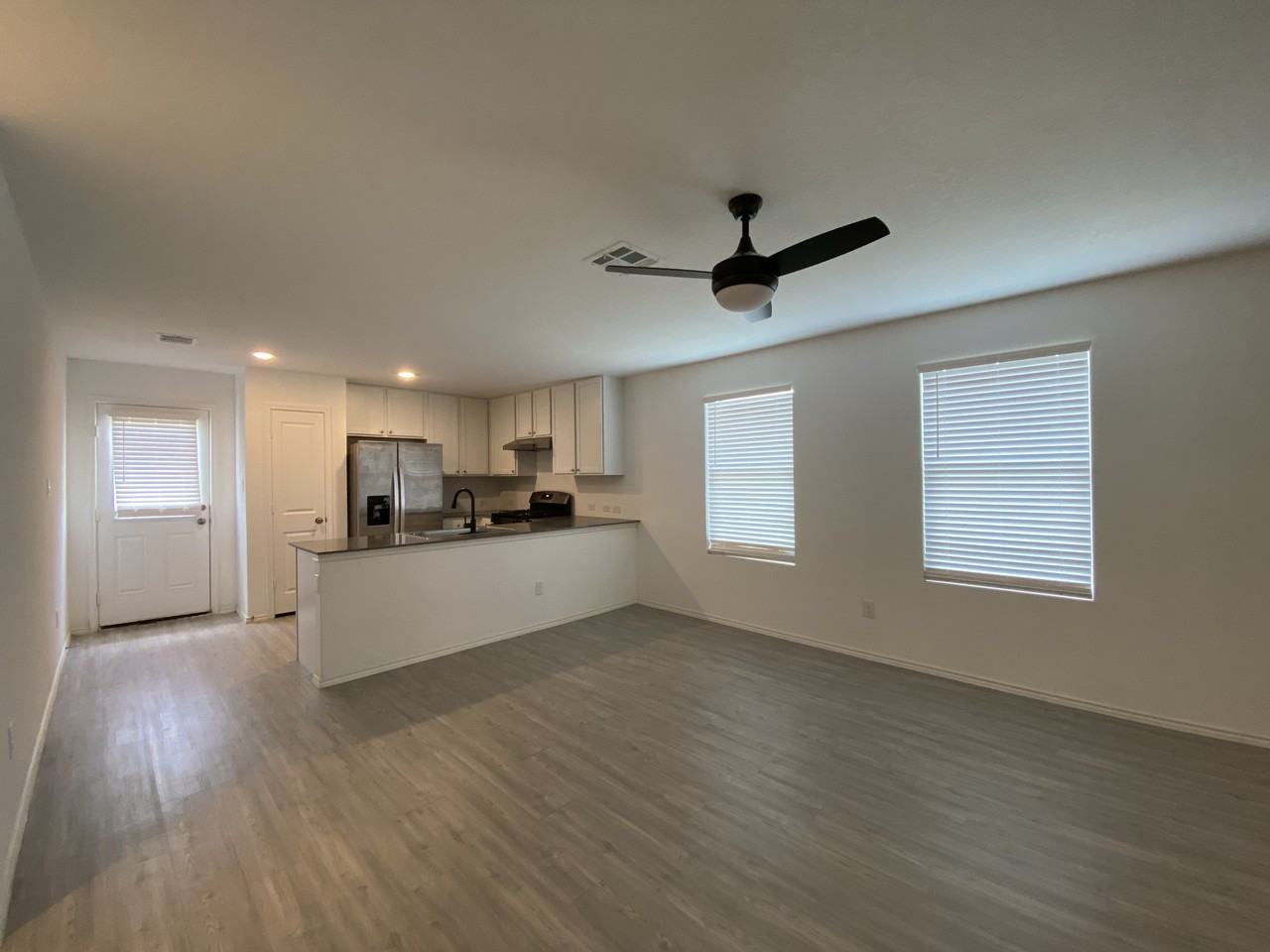 137 Cowboy Rdg - Photo 3 of 14