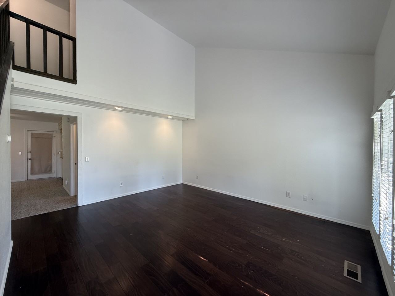 5117 S Lions Ave - Photo 3 of 18