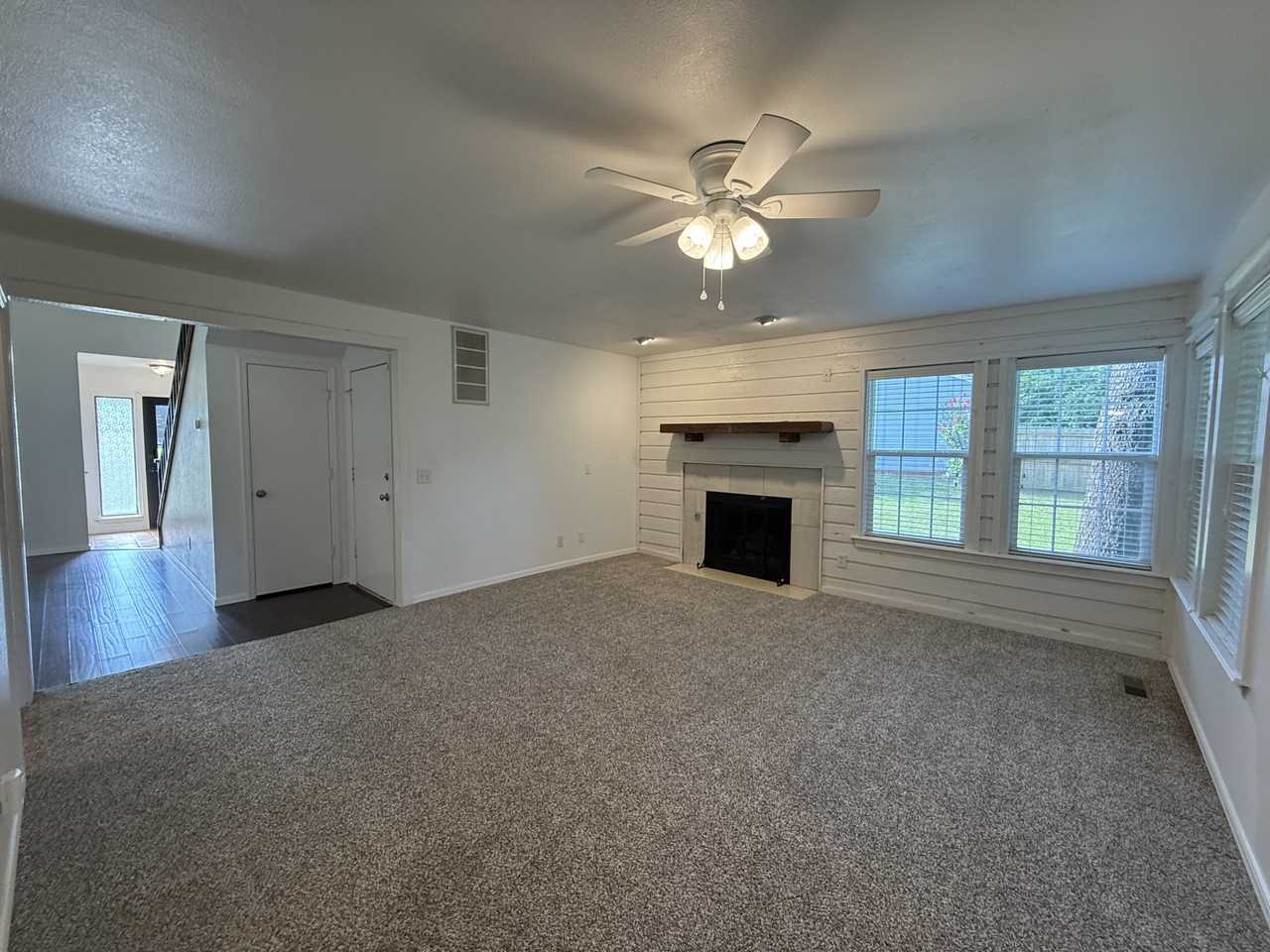 5117 S Lions Ave - Photo 4 of 18