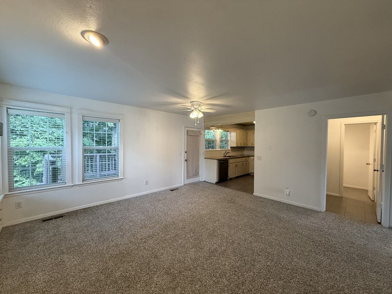 5117 S Lions Ave - Photo 5 of 18