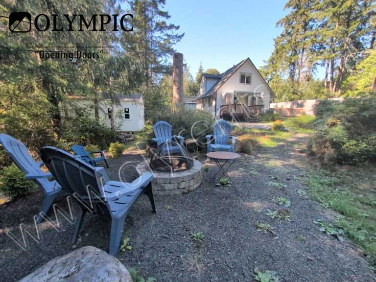 2832 Fishtrap Loop Ne - Photo 4 of 41