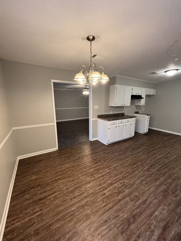 814 King Pl - Photo 7 of 18
